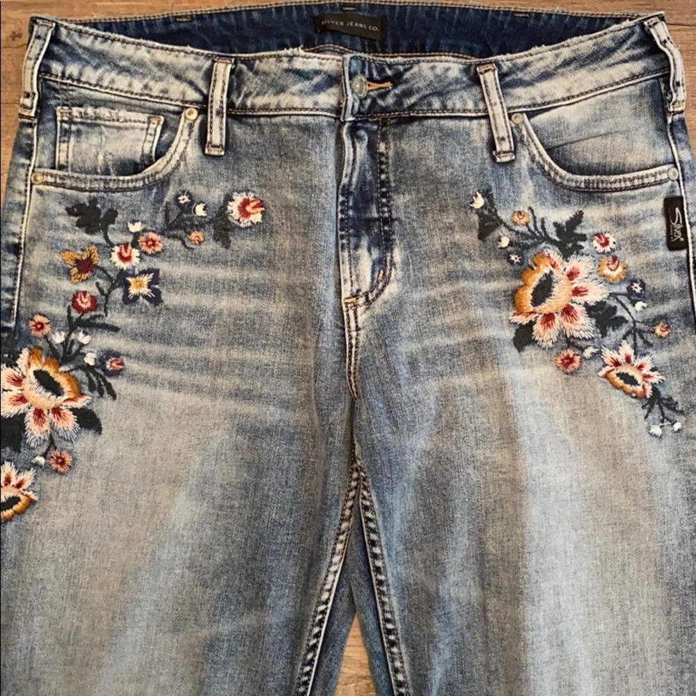 Extended Length Embroidery Detail Jeans